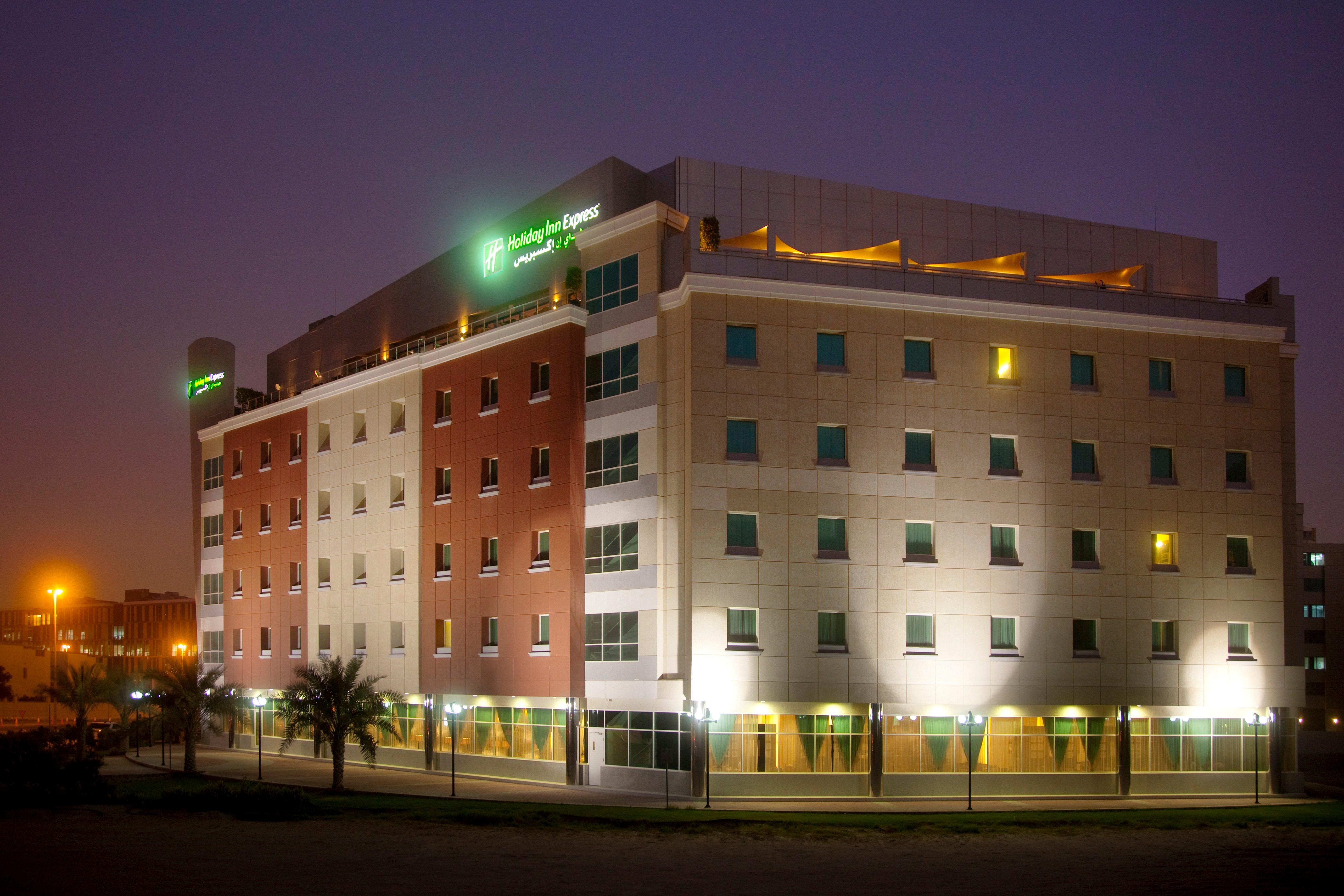 Holiday Inn Express Dubai Internet City, An Ihg Hotel מראה חיצוני תמונה
